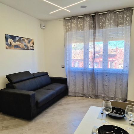 Tower Apartments Terracina Luaran gambar